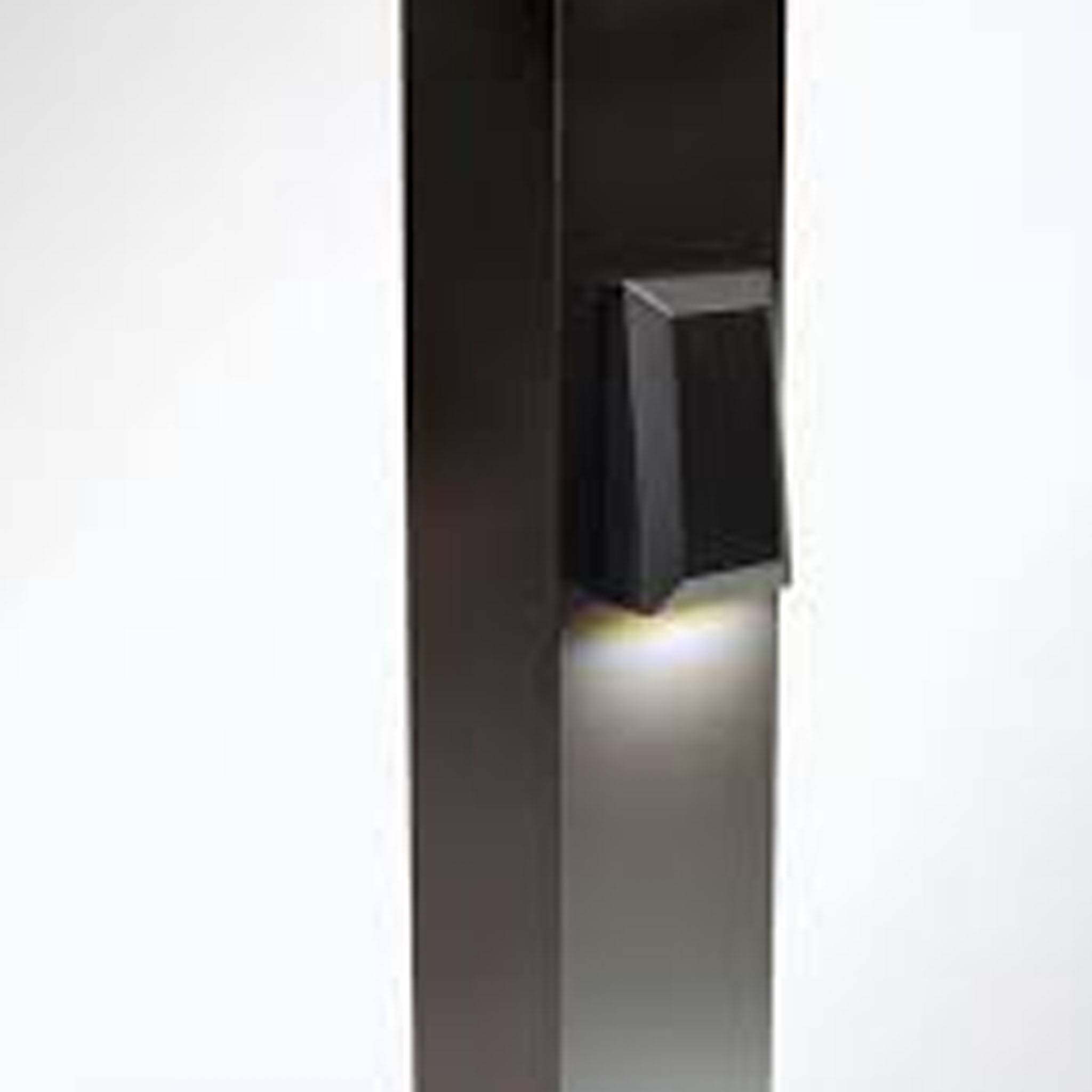 ULTRAMAX vertical post cap light